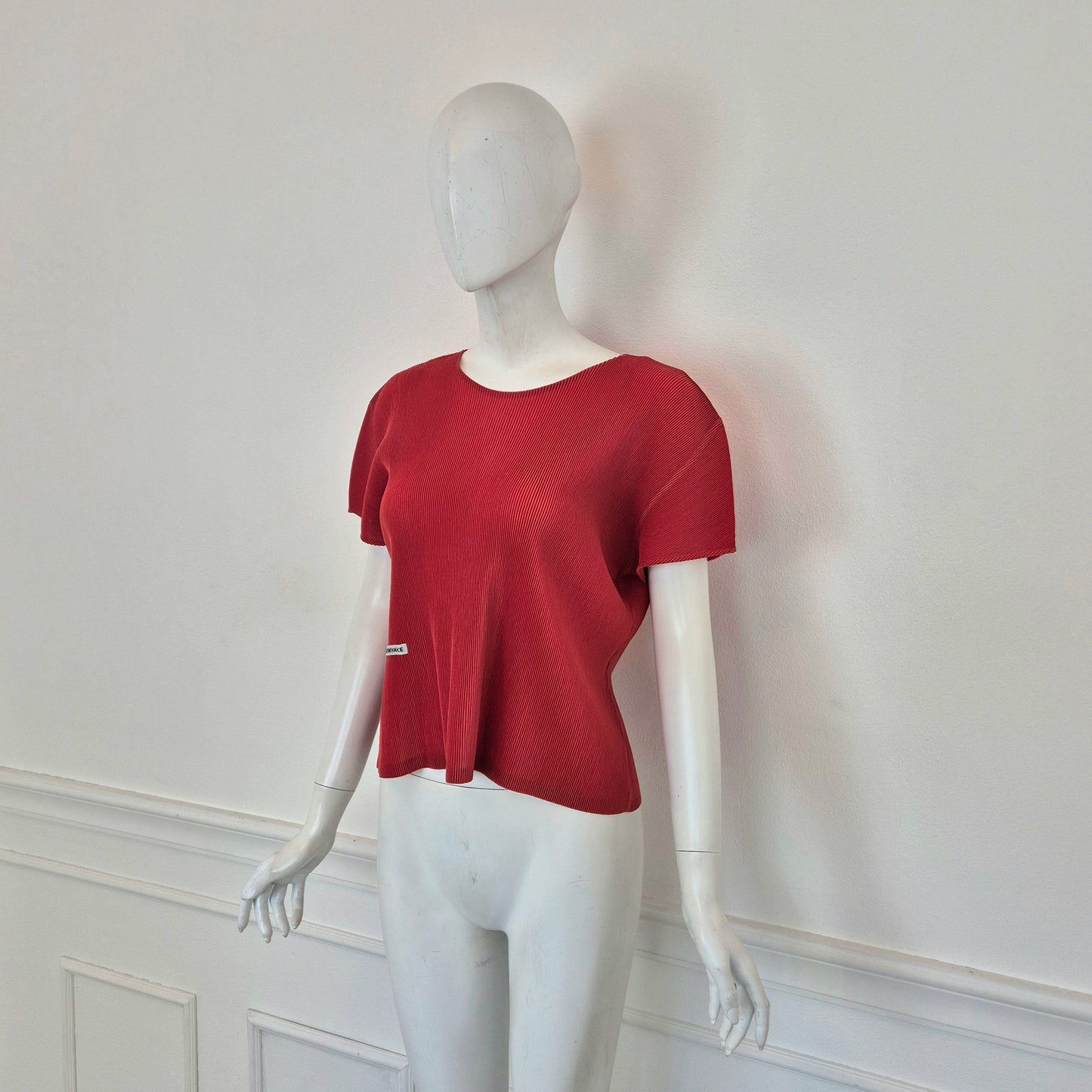 Issey Miyake | T shirt rossa plissettata