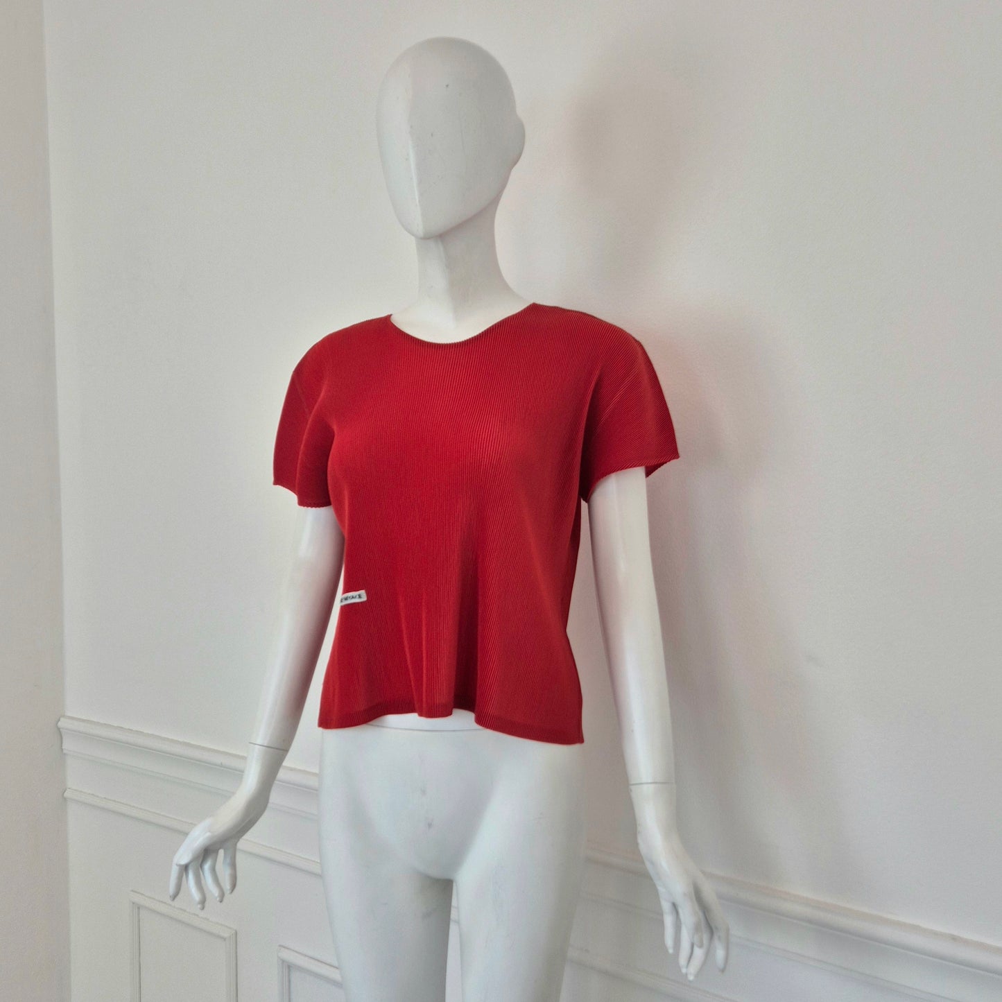 Issey Miyake | T shirt rossa plissettata