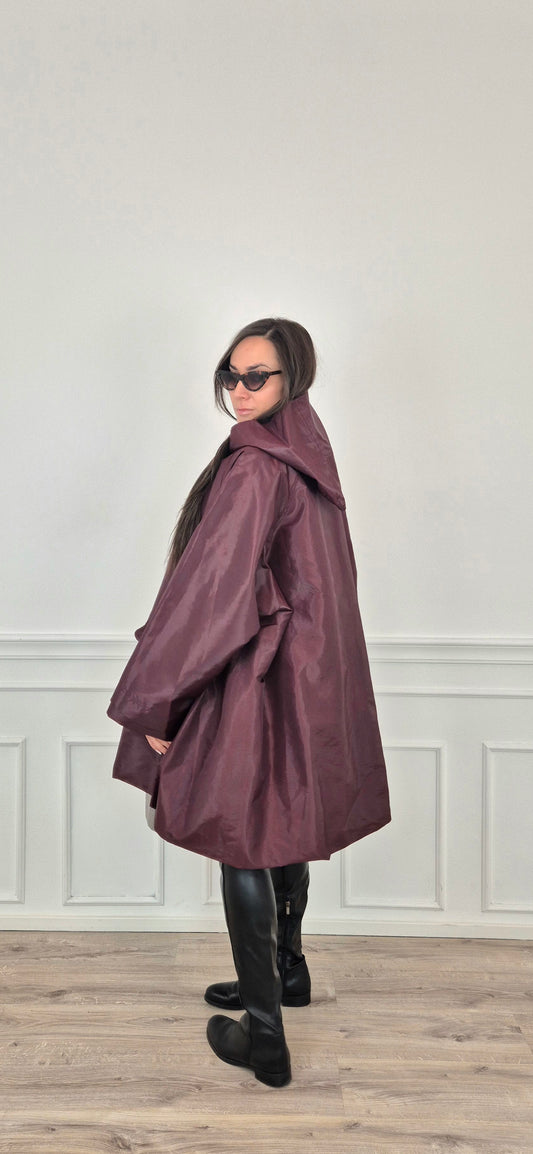 Romeo Gigli | Impermeabile oversize melanzana con cappuccio