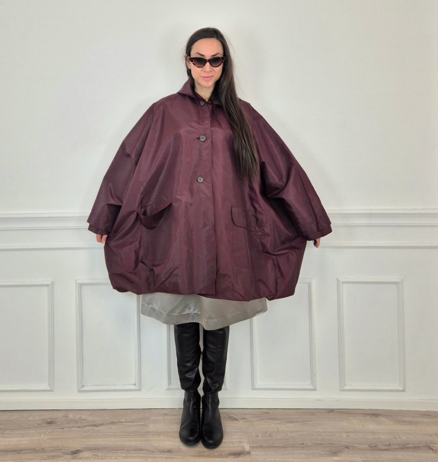 Romeo Gigli | Impermeabile oversize melanzana con cappuccio