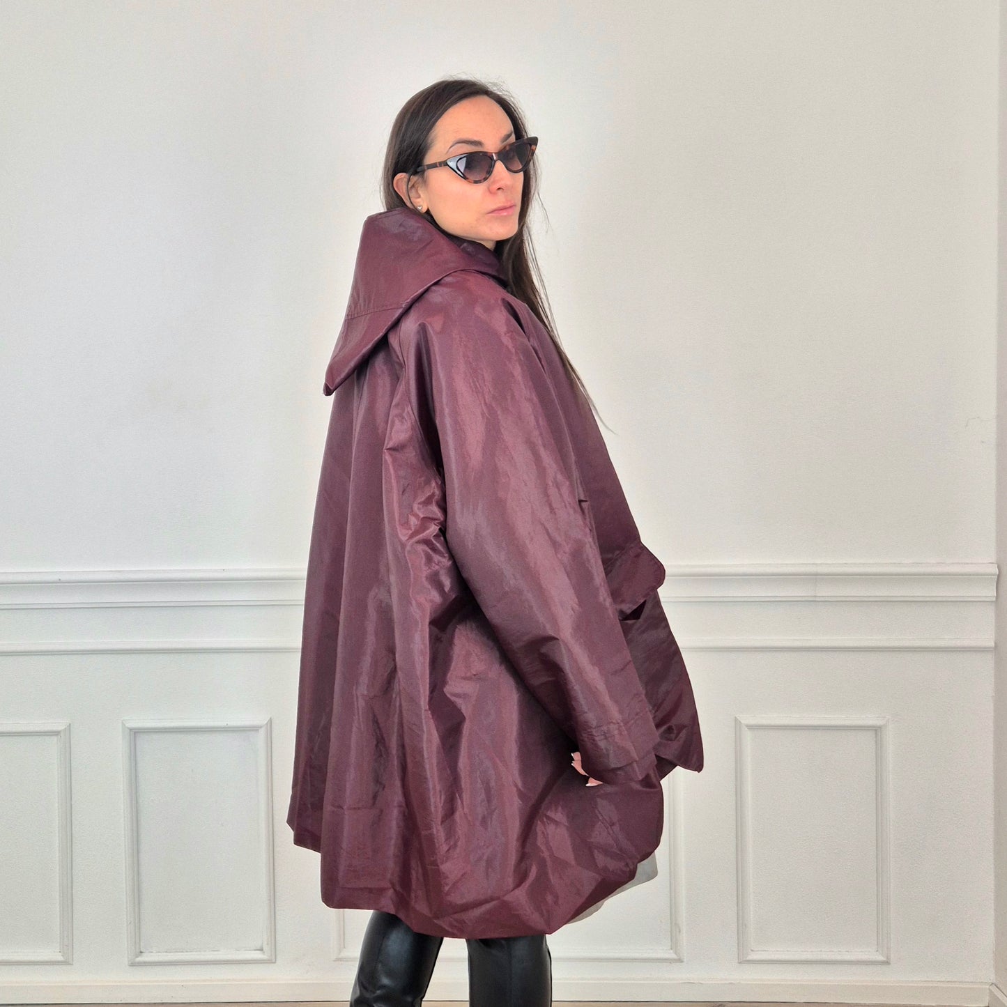 Romeo Gigli | Impermeabile oversize melanzana con cappuccio