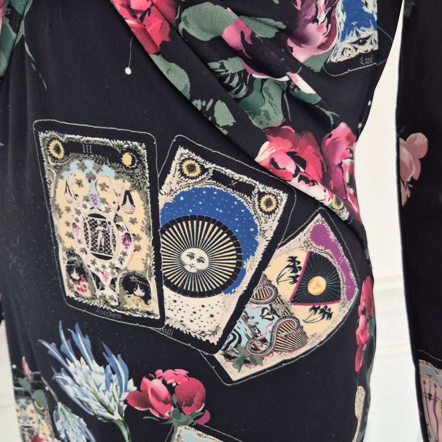 Roberto Cavalli | Abito elasticizzato stampa fiori e carte