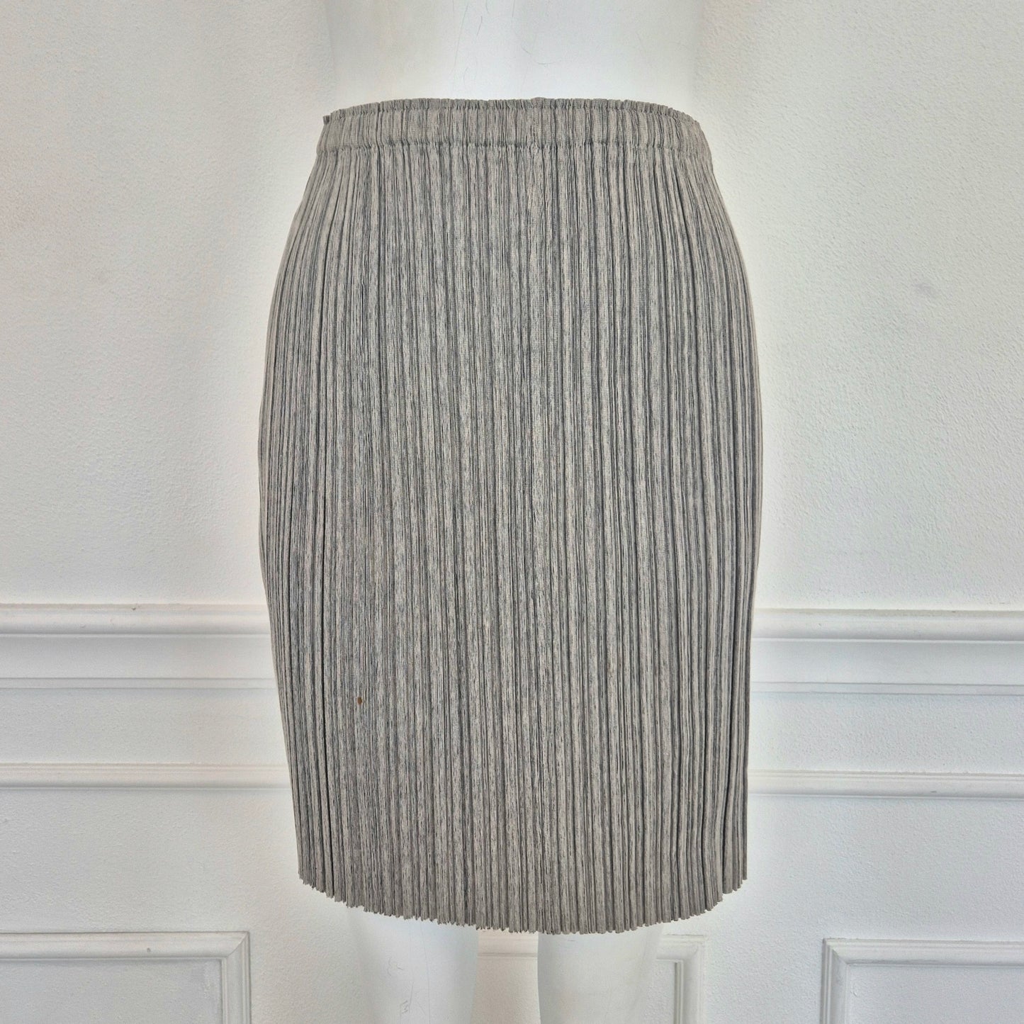 Pleats Please Issey Miyake | Gonna grigia plissettata