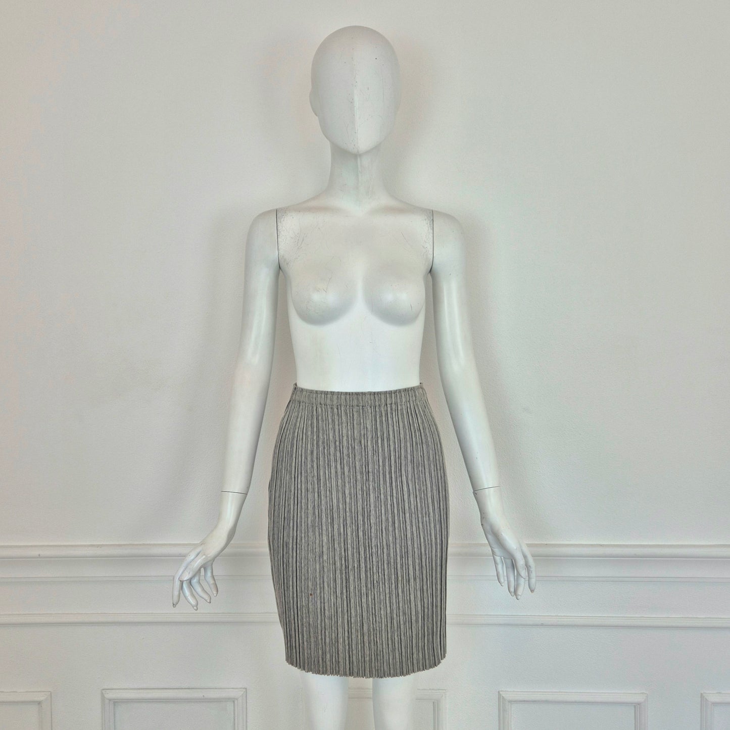 Pleats Please Issey Miyake | Gonna grigia plissettata