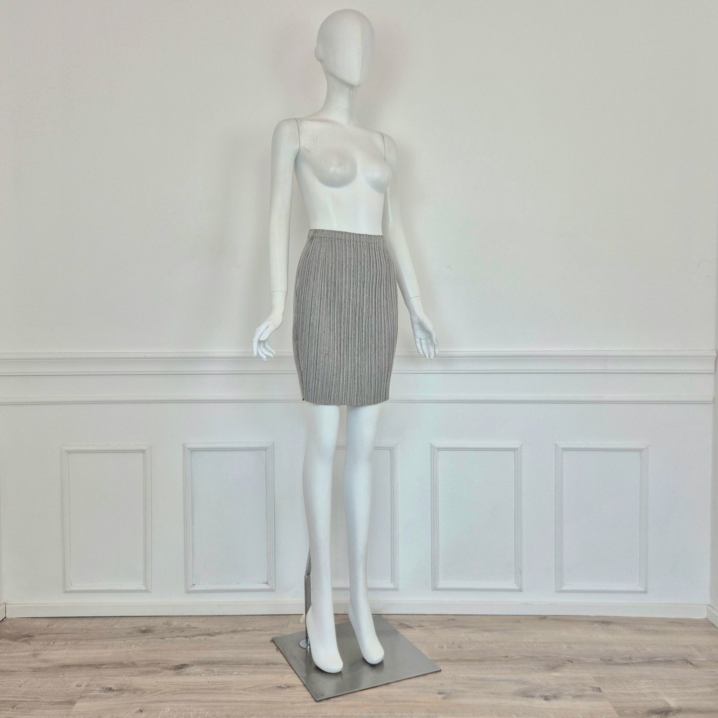 Pleats Please Issey Miyake | Gonna grigia plissettata