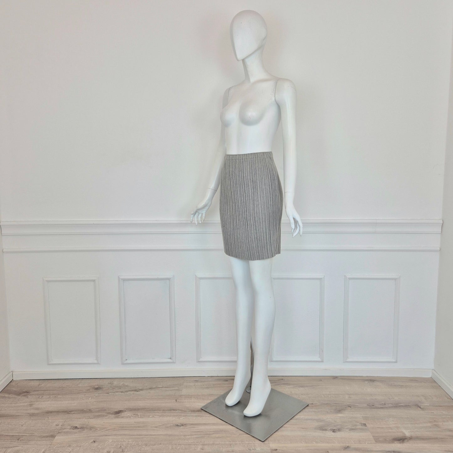 Pleats Please Issey Miyake | Gonna grigia plissettata