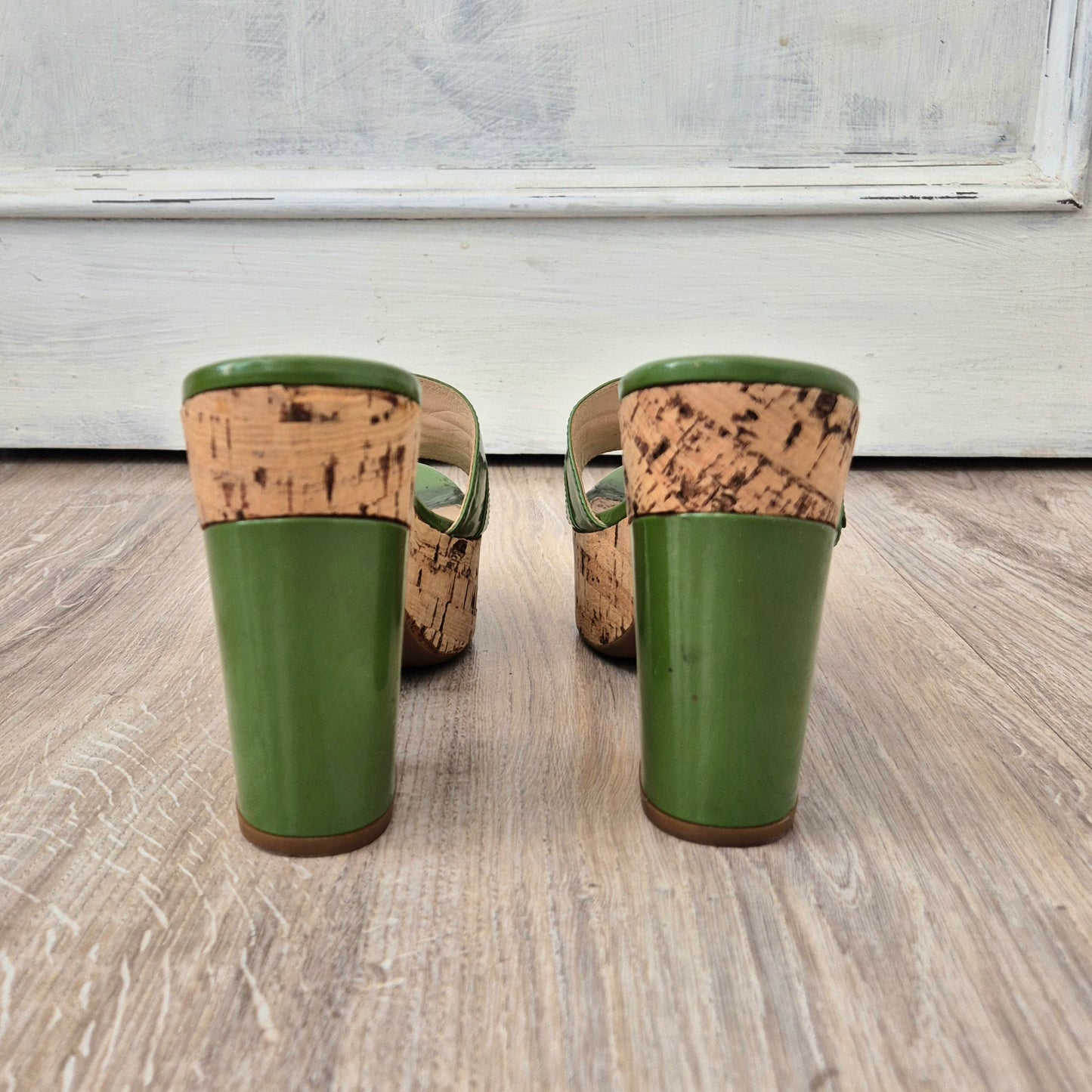 Prada | Sandali in legno e vernice verde