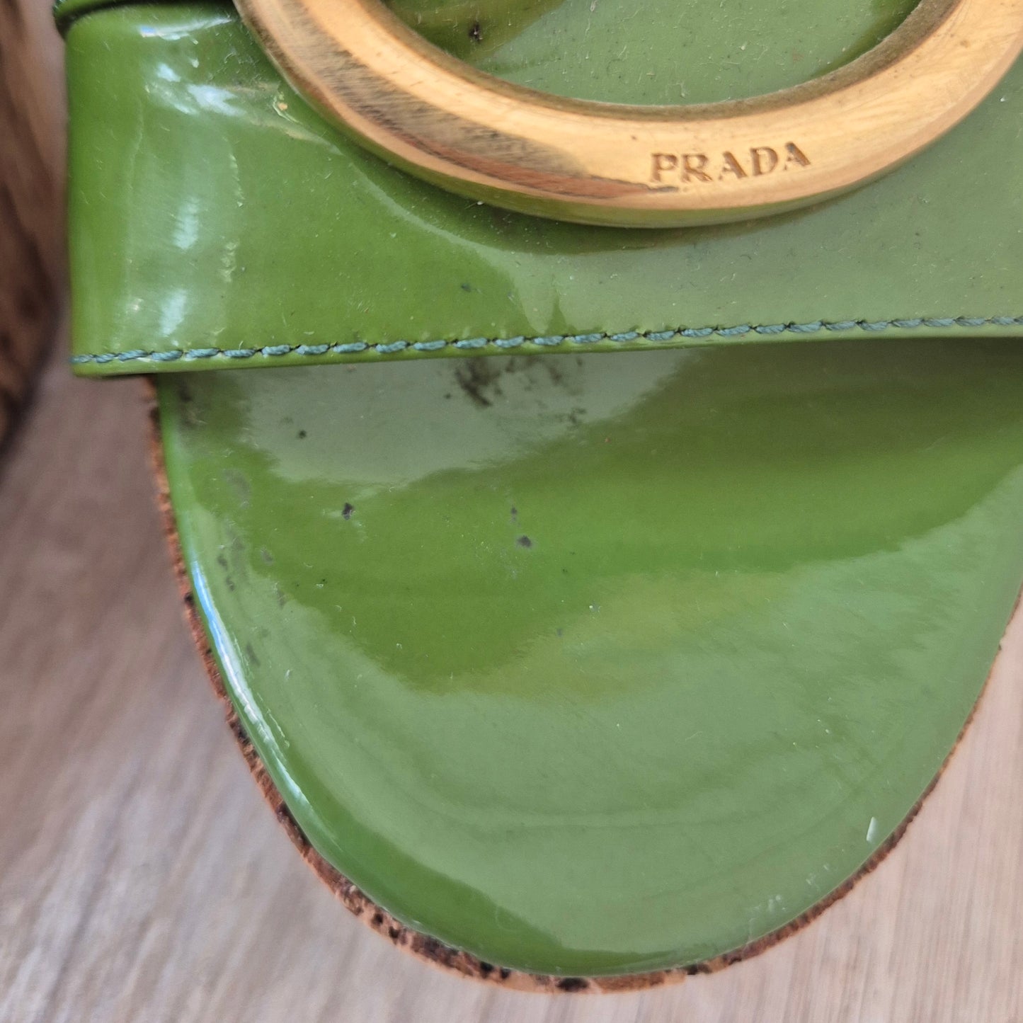 Prada | Sandali in legno e vernice verde