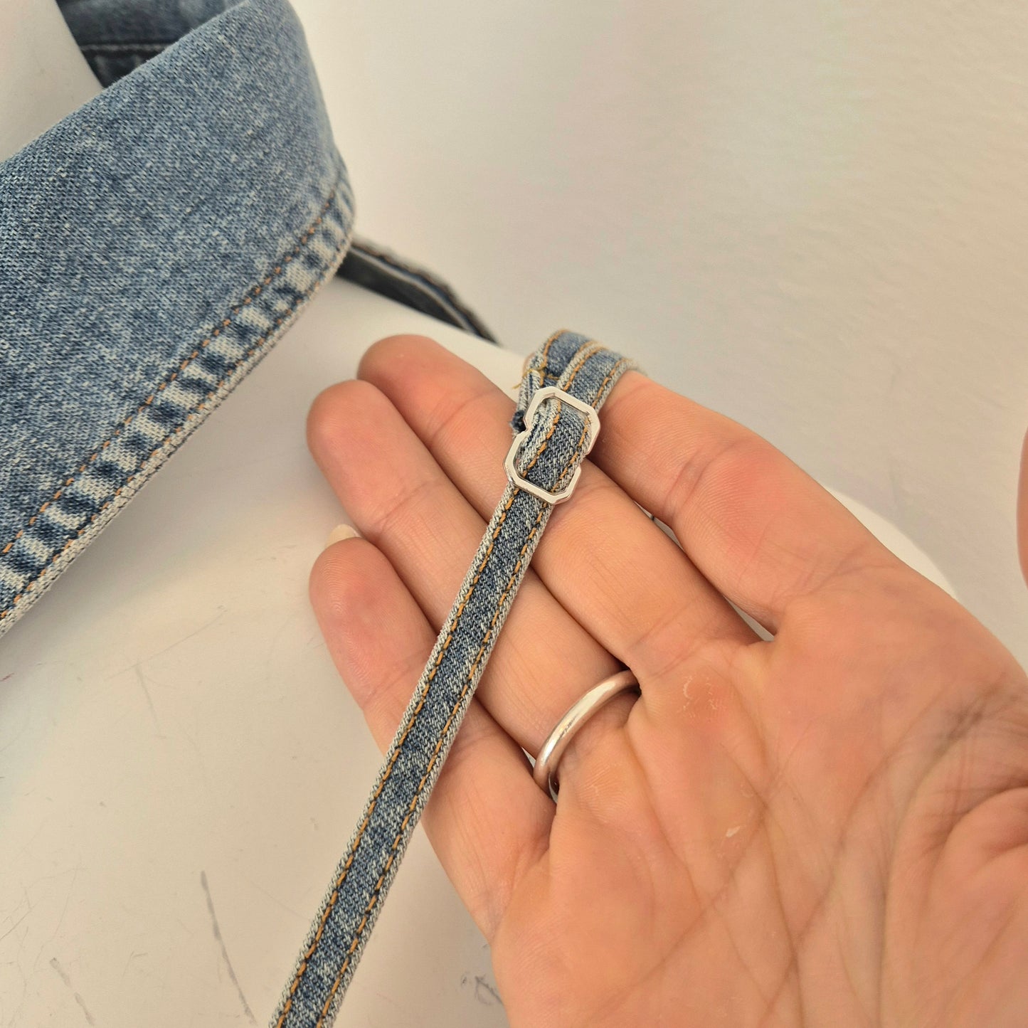 Moschino | Abito in denim con cut out e colletto