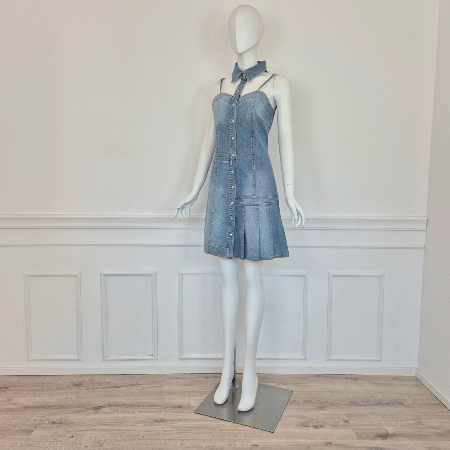 Moschino | Abito in denim con cut out e colletto