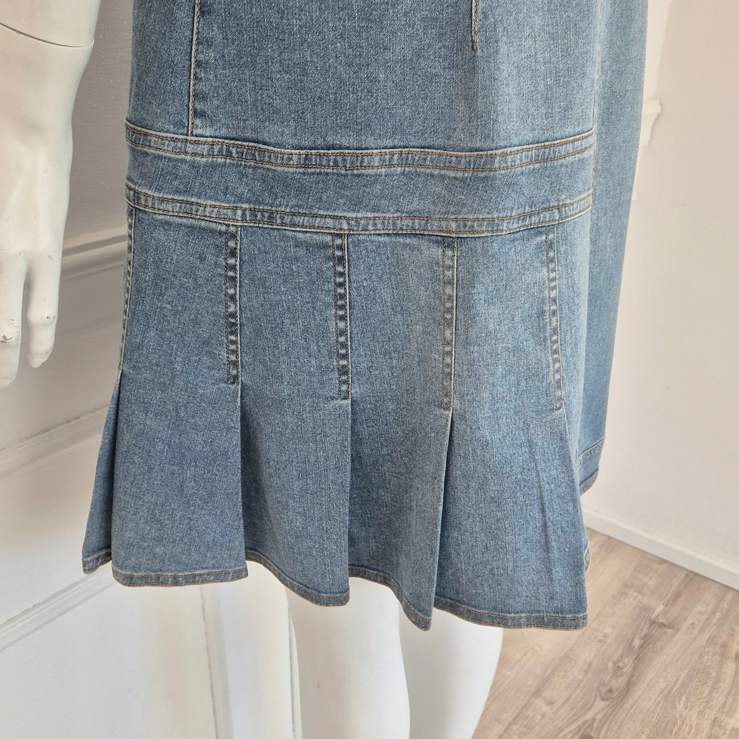 Moschino | Abito in denim con cut out e colletto