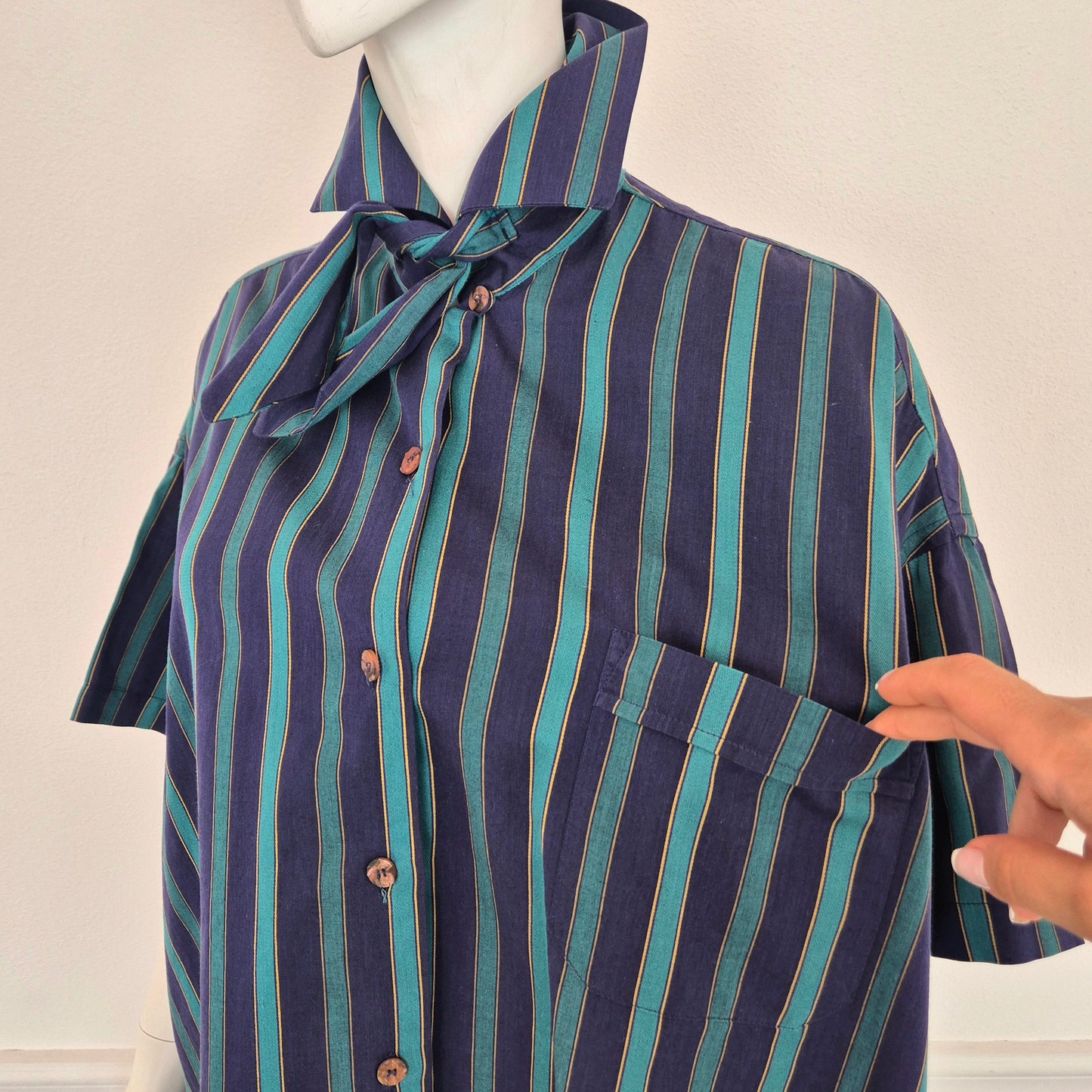 Romeo Gigli | Camicia oversize con fiocco righe verdi blu