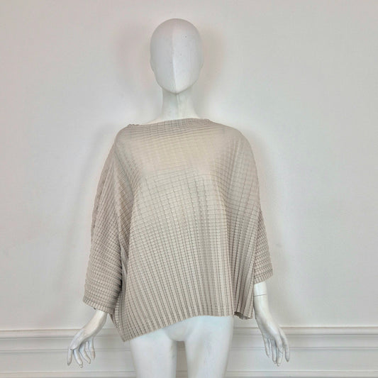 Pleats Please Issey Miyake | Maglia over grigio chiaro