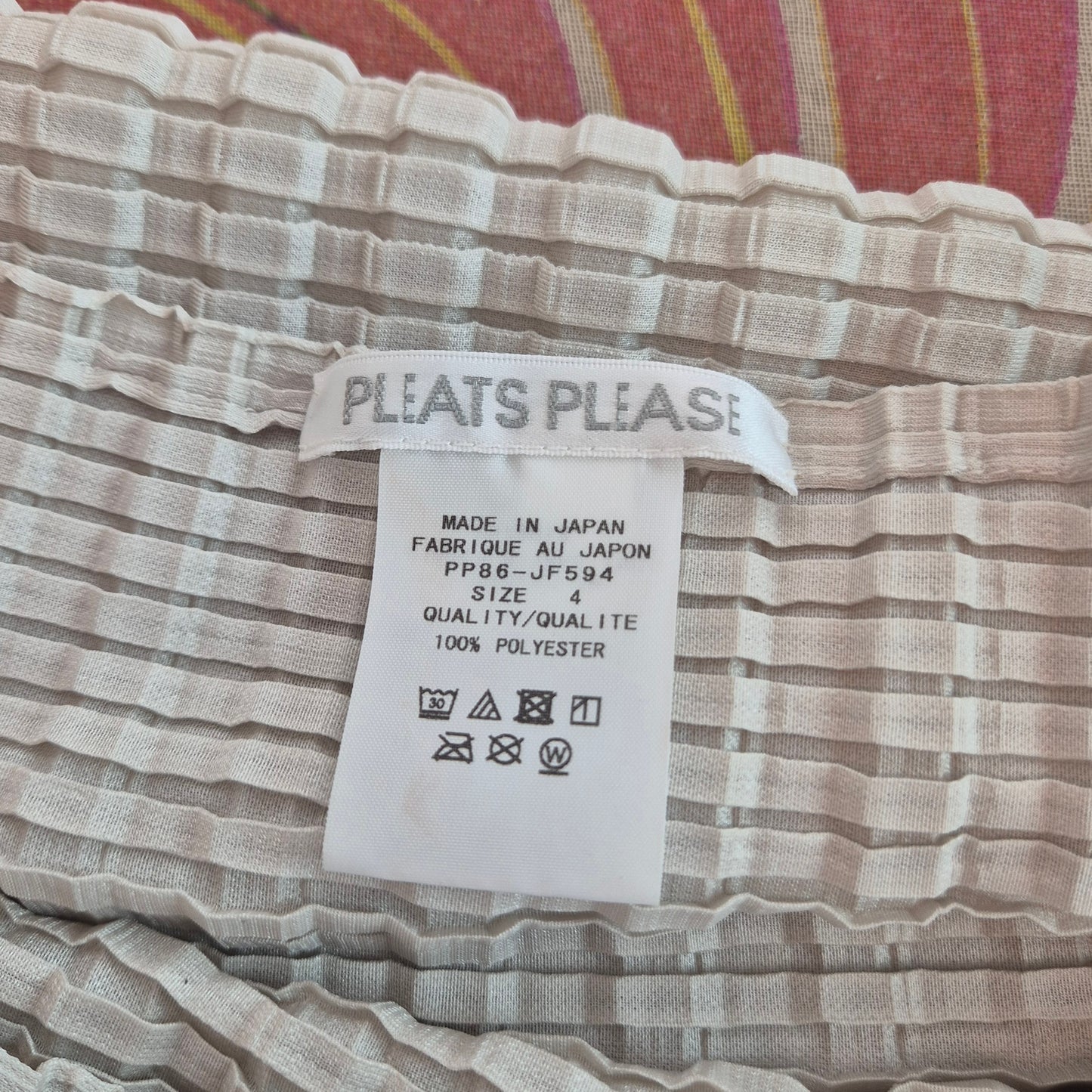 Pleats Please Issey Miyake | Maglia over grigio chiaro