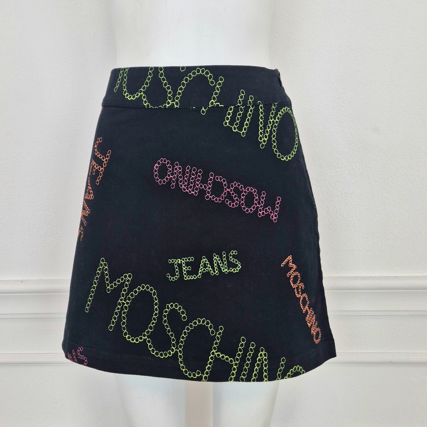 Moschino | Gonna con scritte ricamate