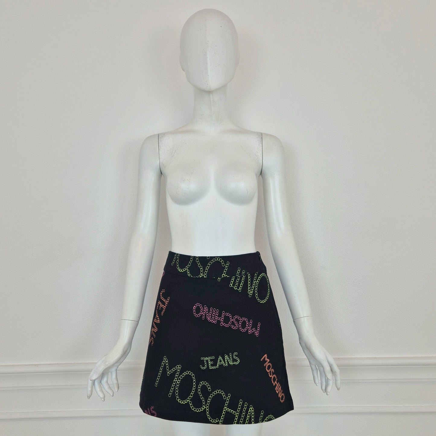 Moschino | Gonna con scritte ricamate