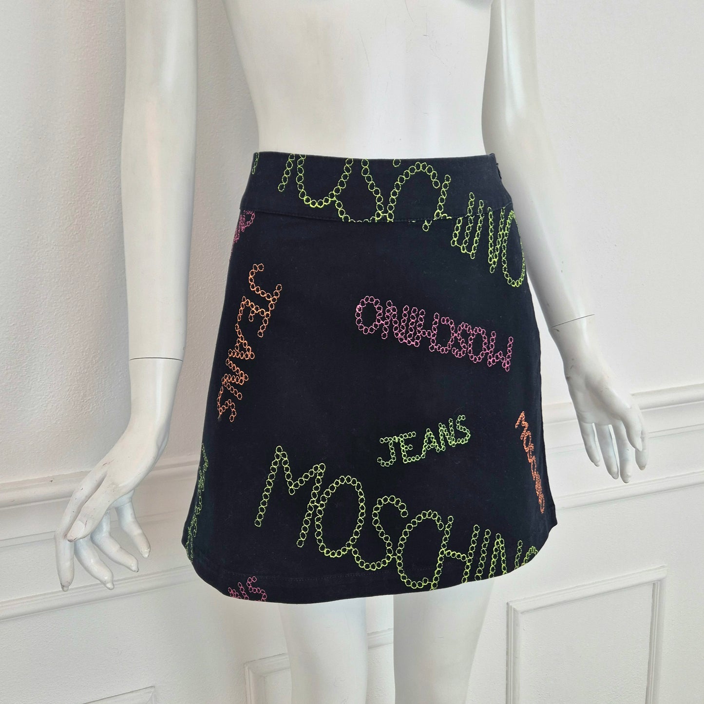 Moschino | Gonna con scritte ricamate
