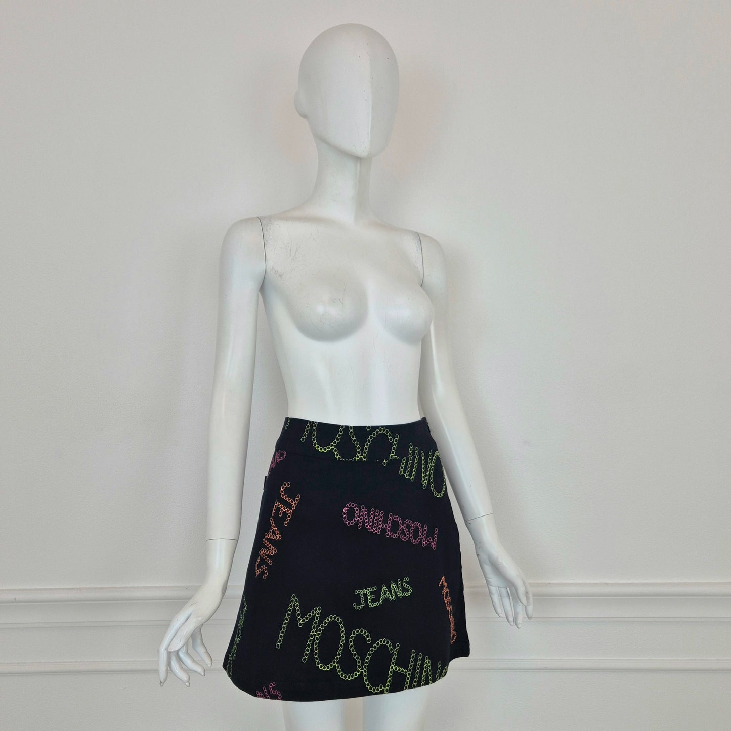 Moschino | Gonna con scritte ricamate