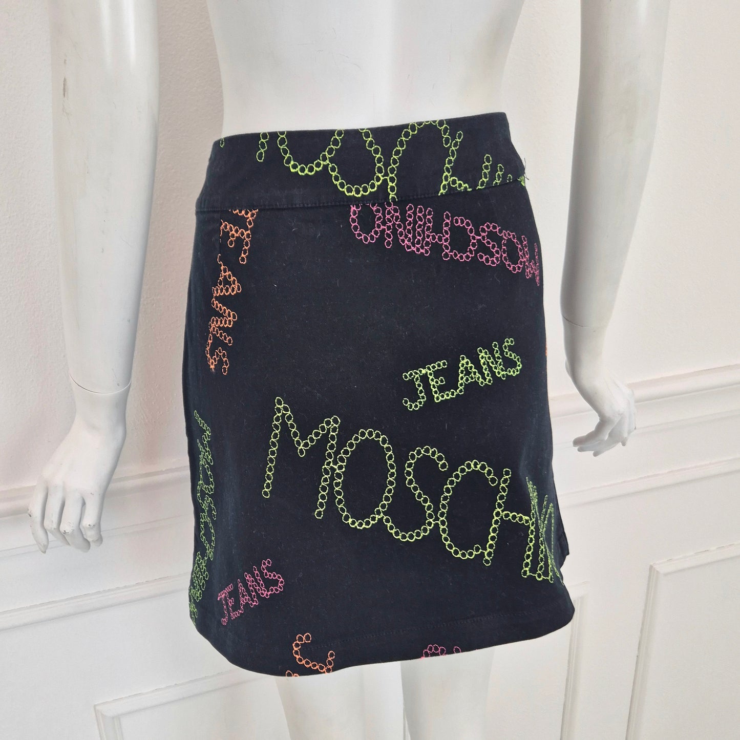 Moschino | Gonna con scritte ricamate