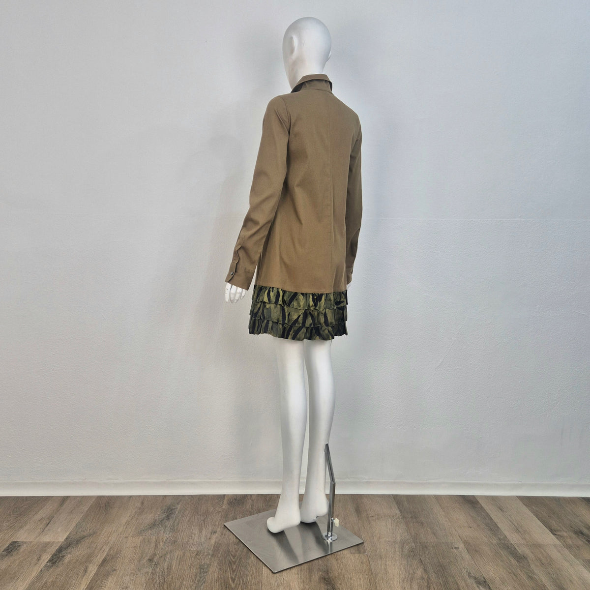 Romeo Gigli | Abito verde militare fondo camouflage