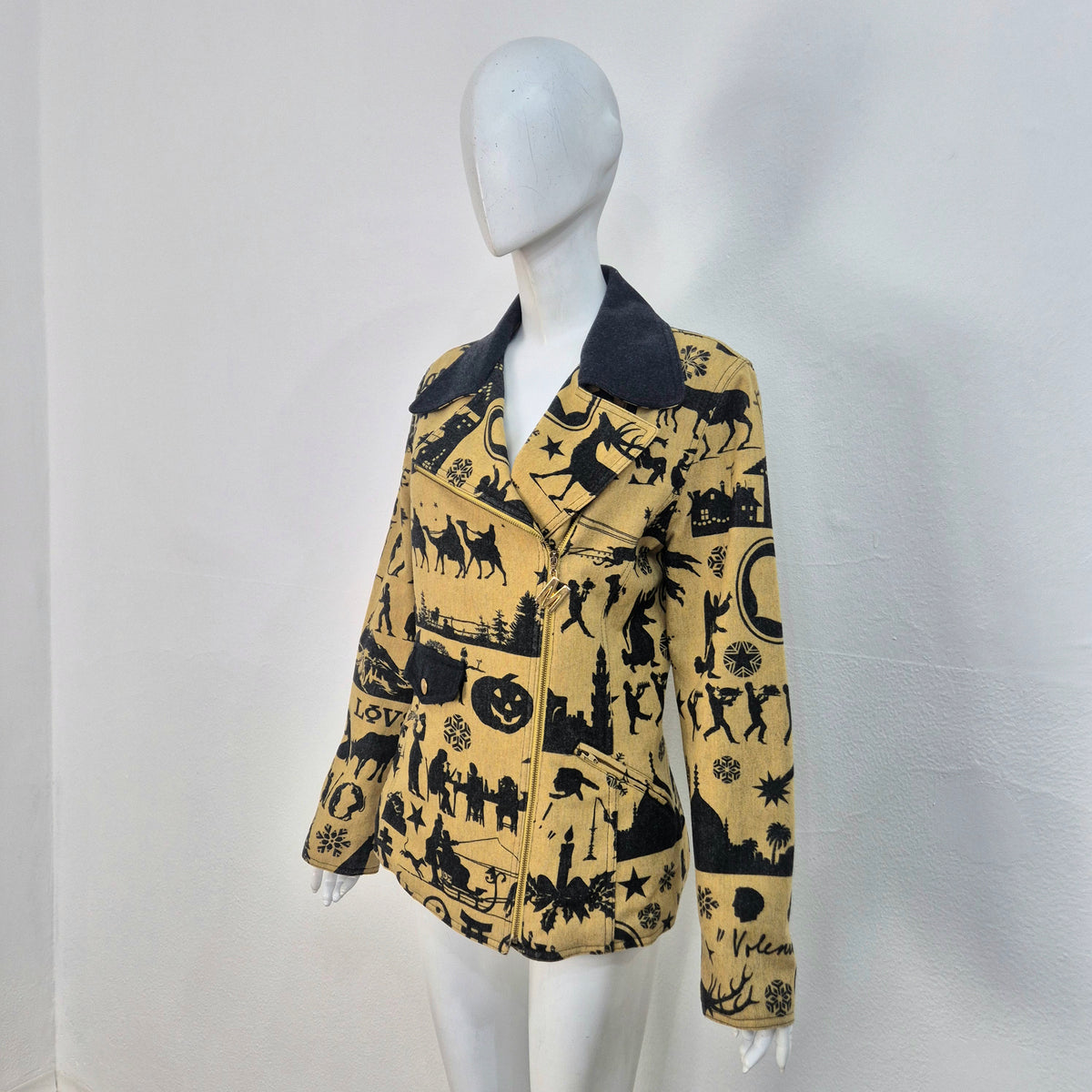 Moschino | Giacca con zip - disegni autunnali e invernali