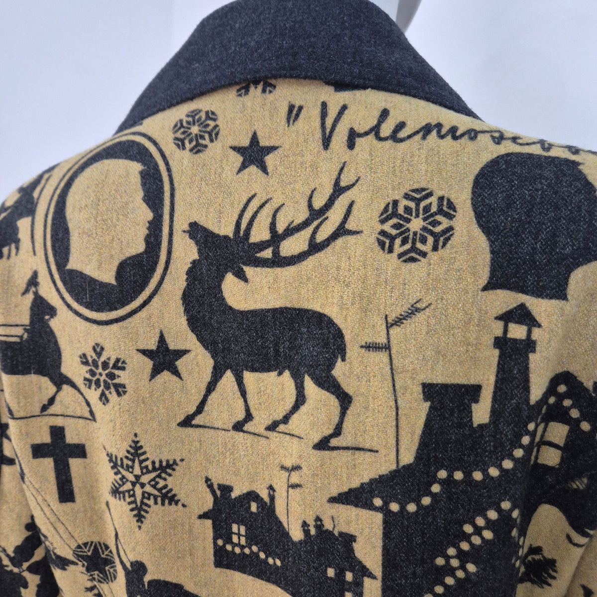 Moschino | Giacca con zip - disegni autunnali e invernali