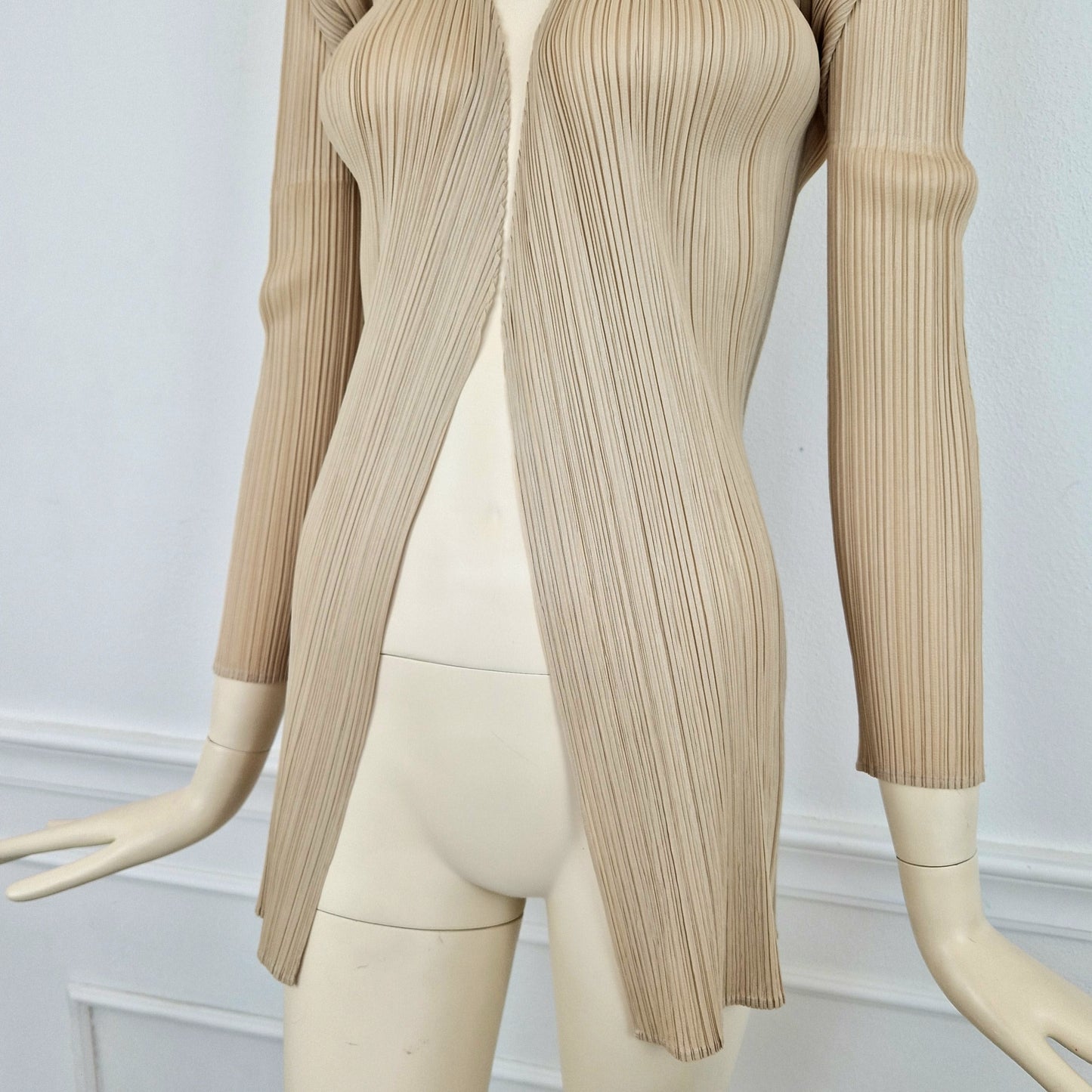 Cardigan - giacca senza chiusure Pleats Please Issey Miyake beige