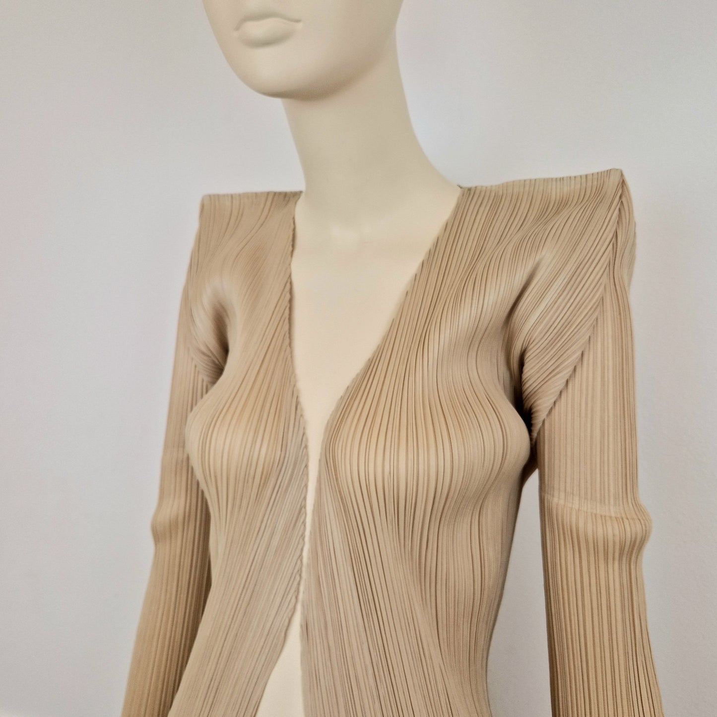 Cardigan - giacca senza chiusure Pleats Please Issey Miyake beige