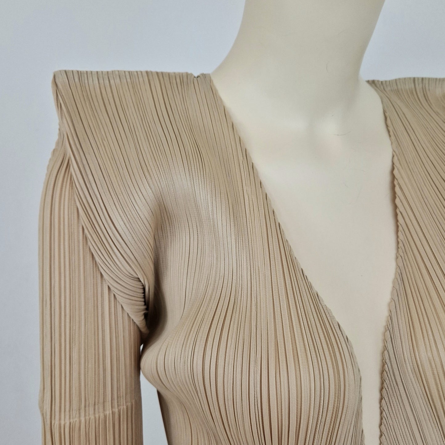 Cardigan - giacca senza chiusure Pleats Please Issey Miyake beige