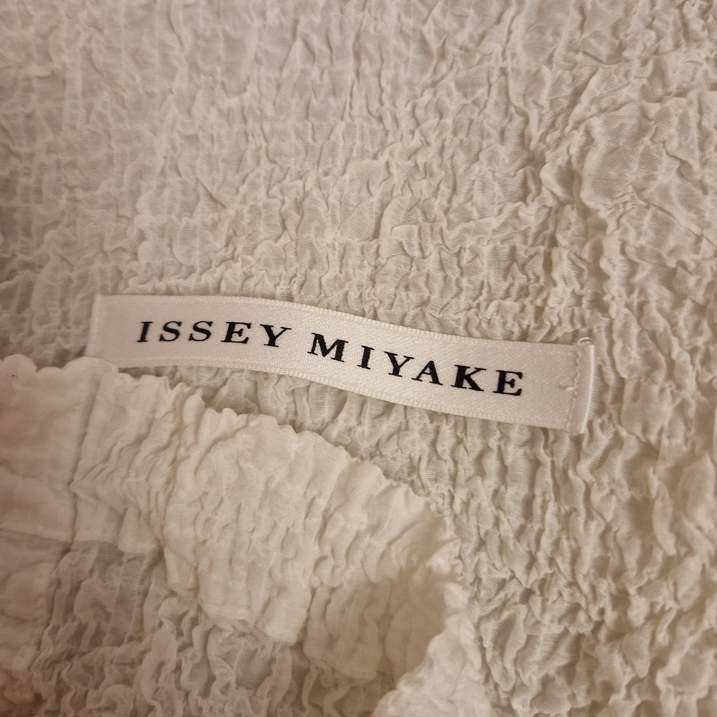 Camicia bianca Issey Miyake