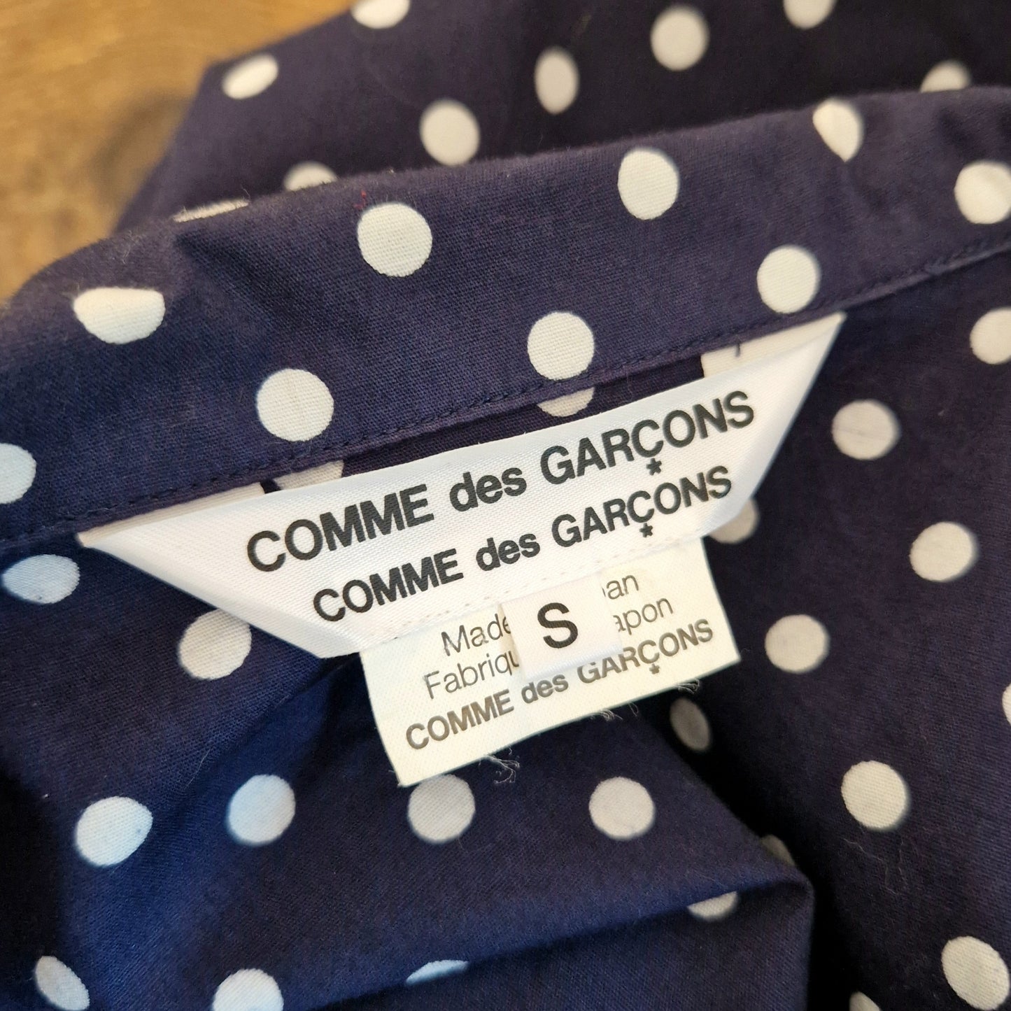 Camicia Comme Des Garçons blu pois bianchi