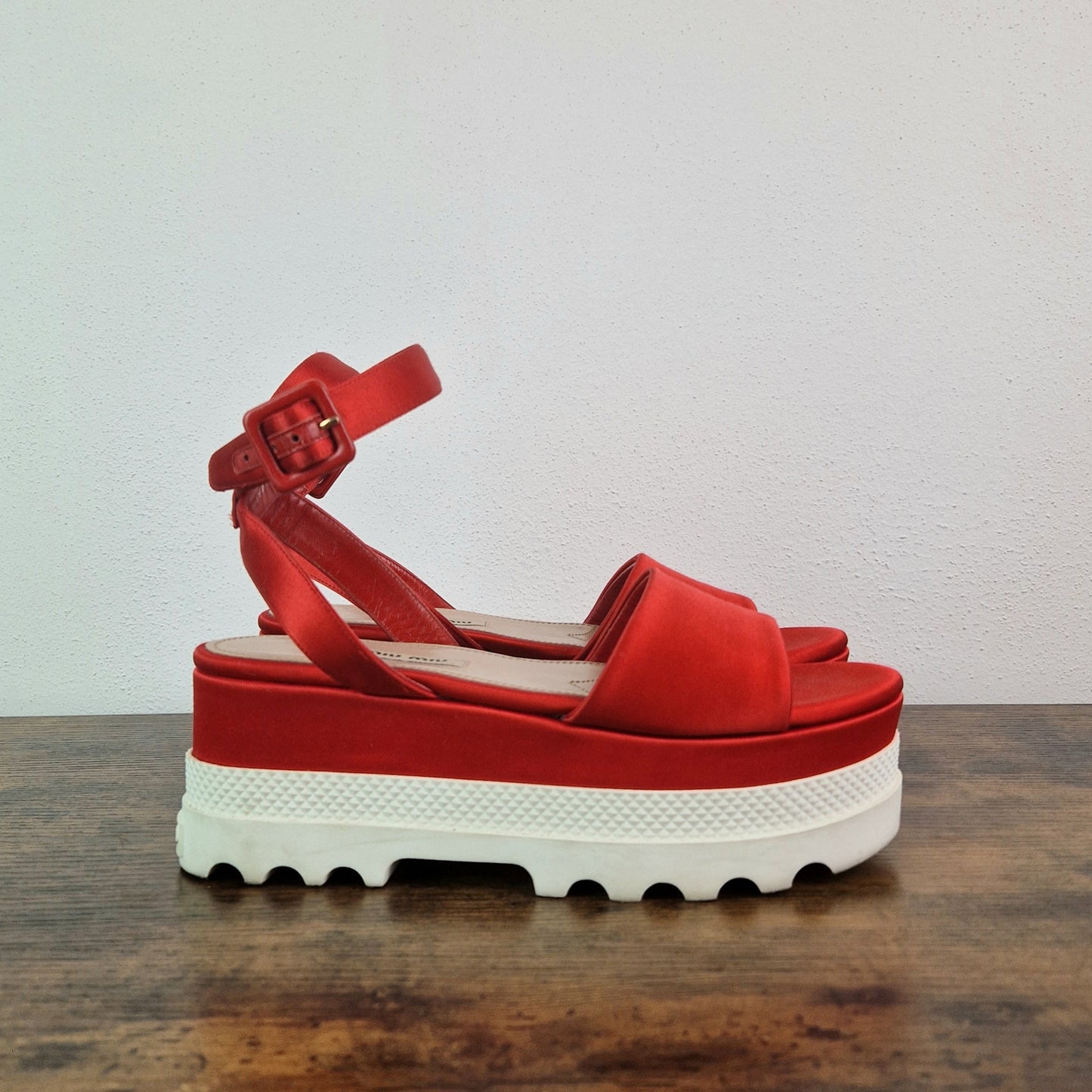 Sandali raso rosso Miu Miu