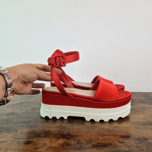 Sandali raso rosso Miu Miu