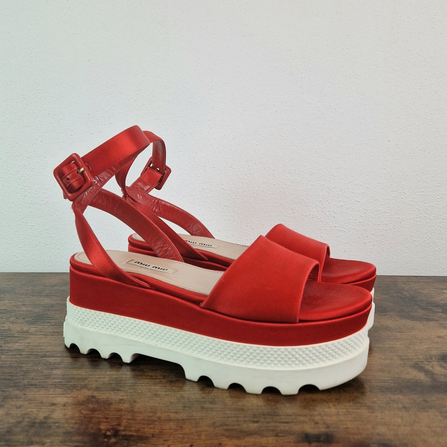 Sandali raso rosso Miu Miu