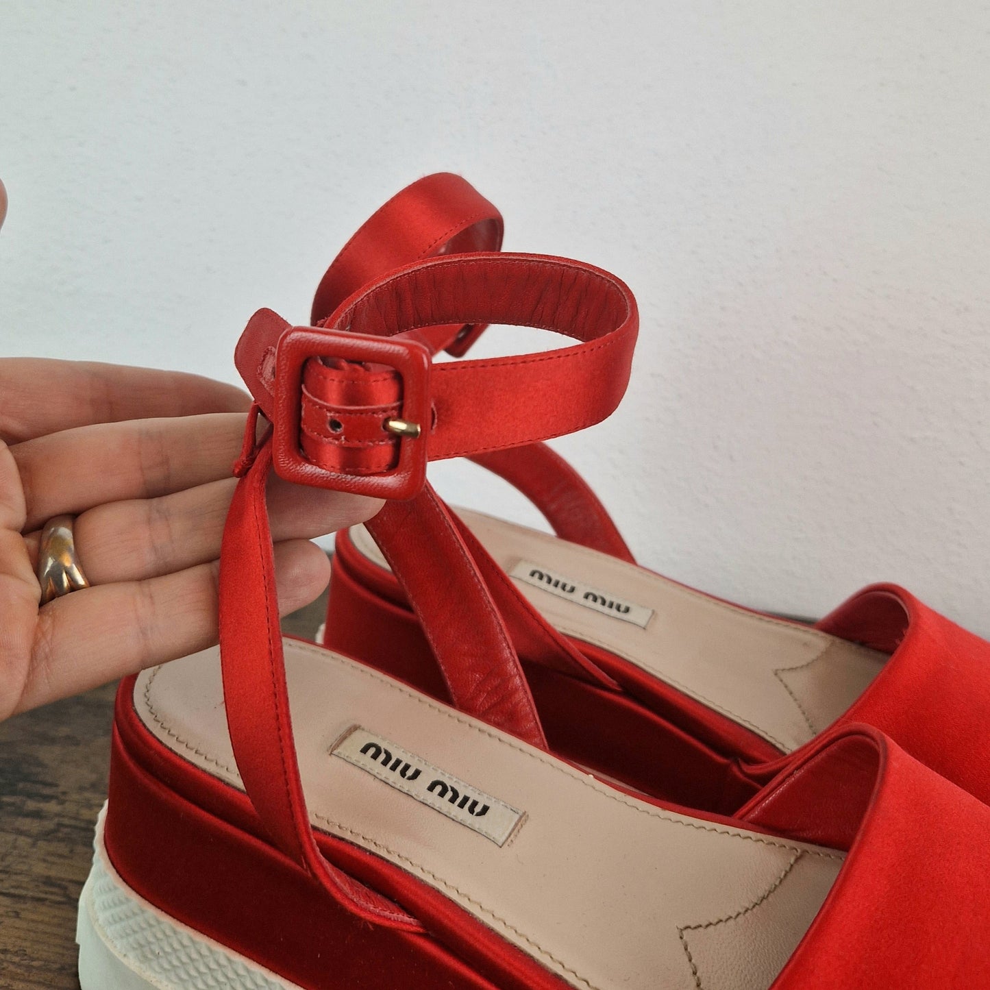 Sandali raso rosso Miu Miu