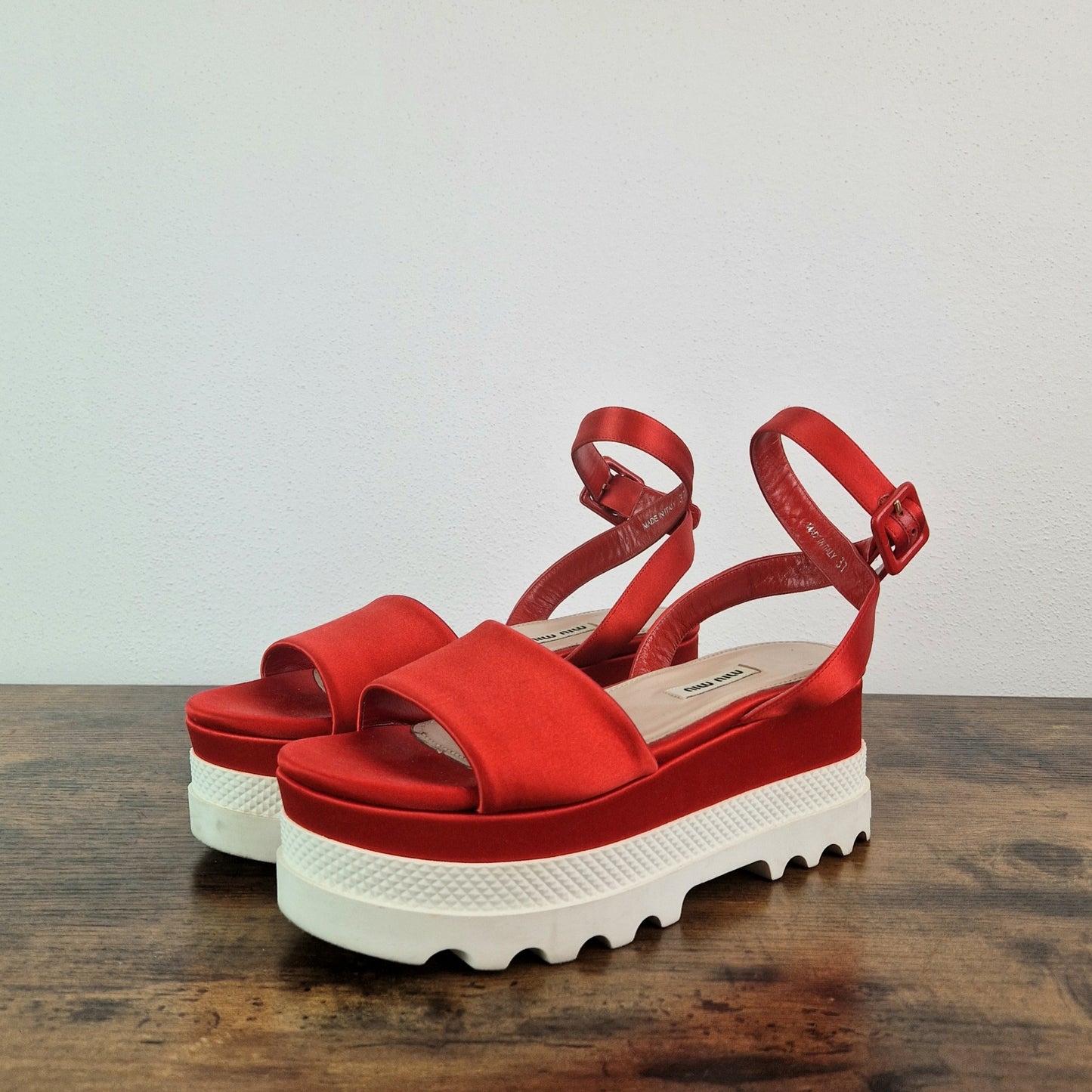 Sandali raso rosso Miu Miu