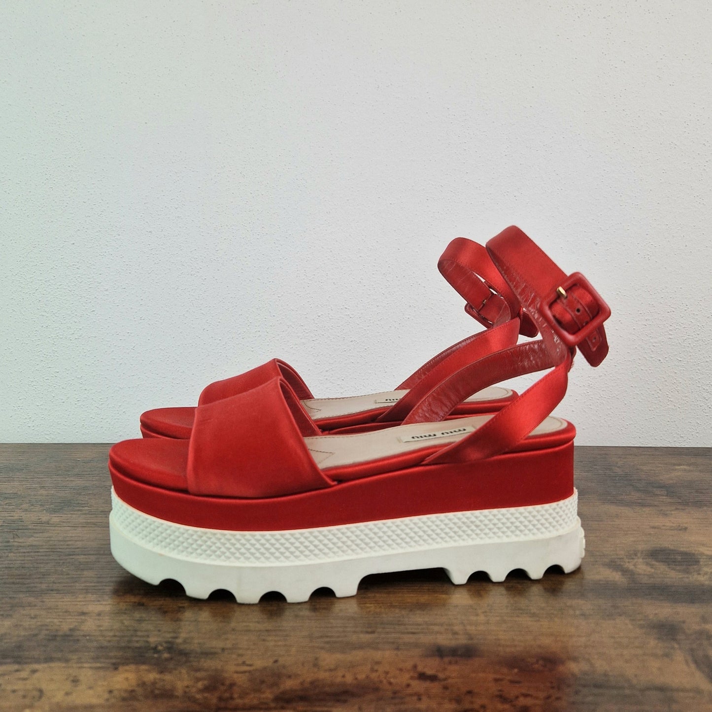 Sandali raso rosso Miu Miu