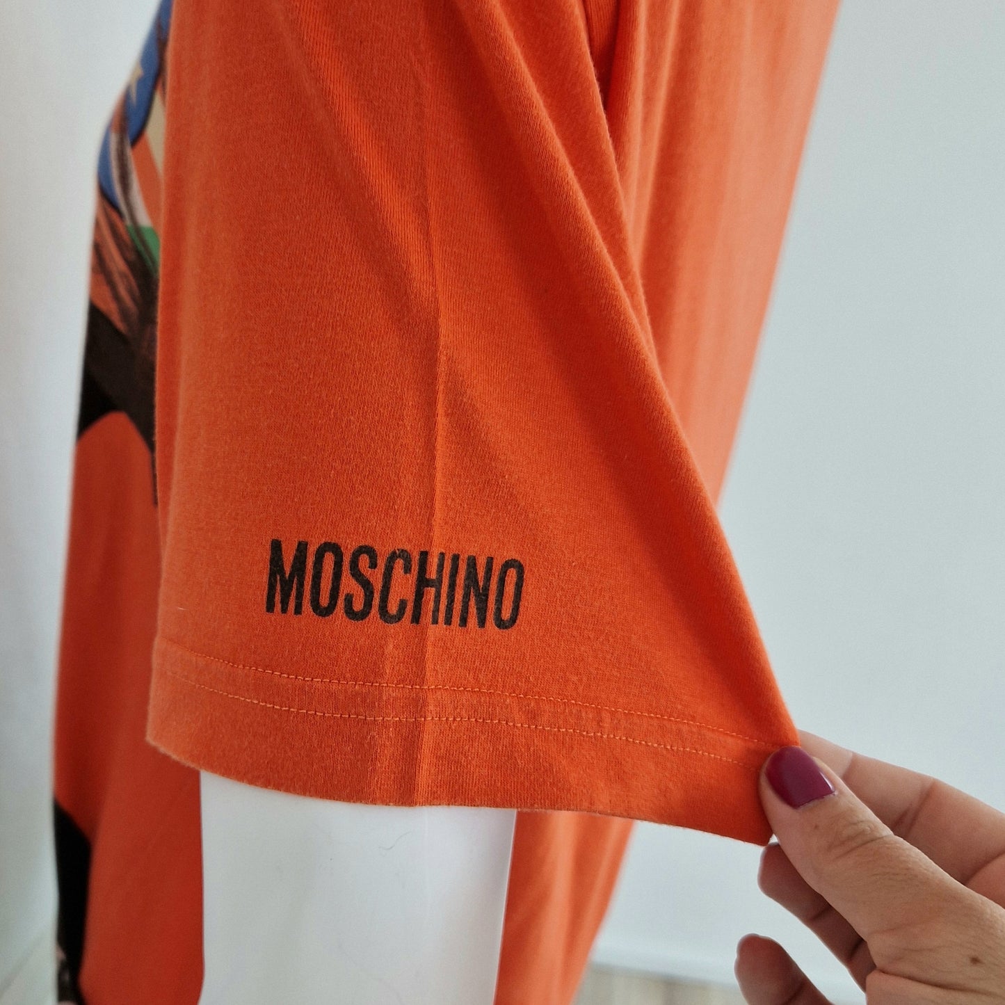 T-shirt Moschino vintage black is white!