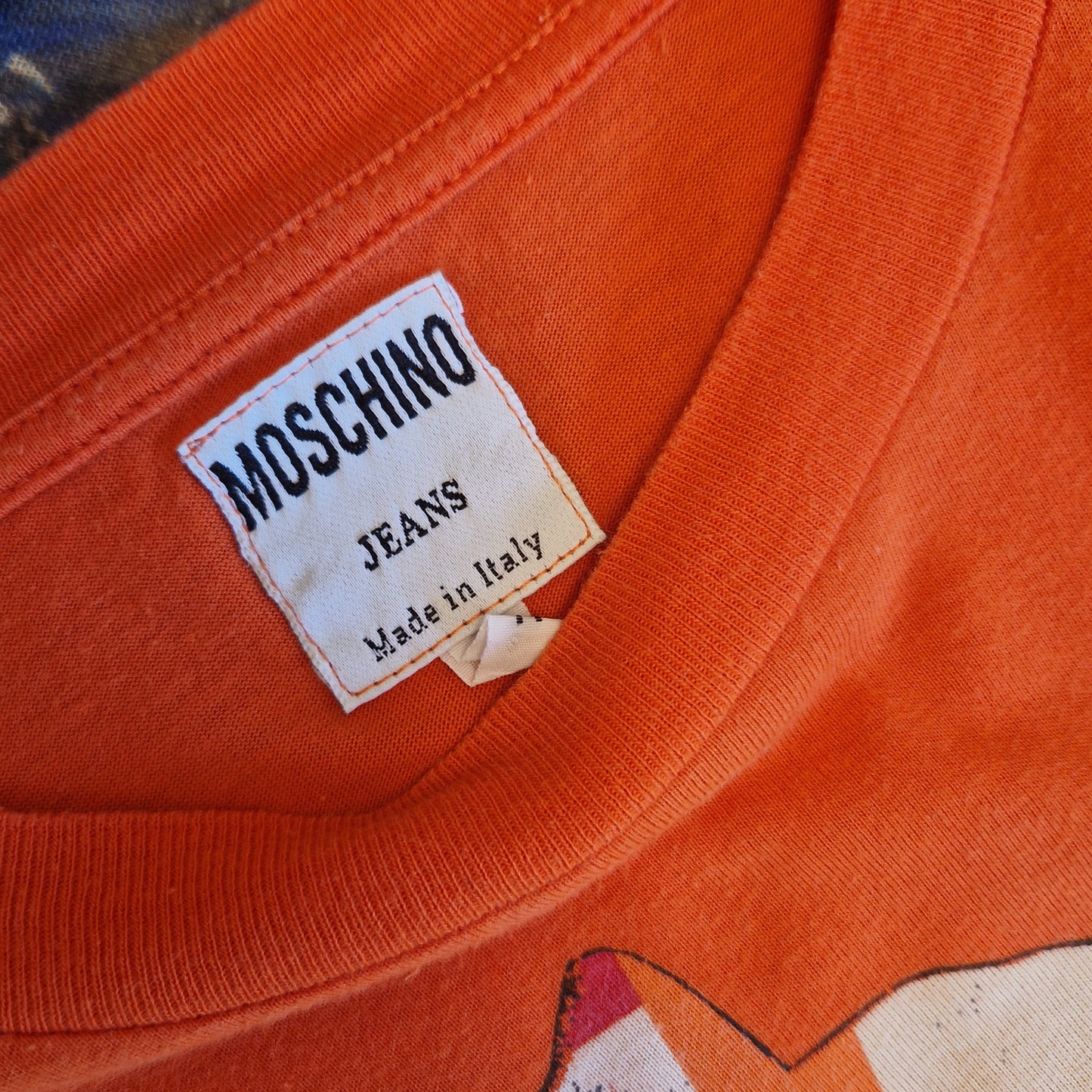 T-shirt Moschino vintage black is white!