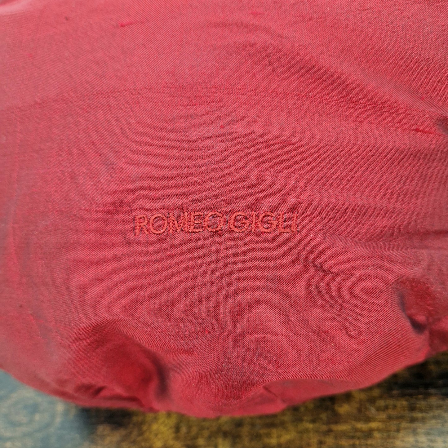 Borsa Vintage Romeo Gigli seta rosso cangiante