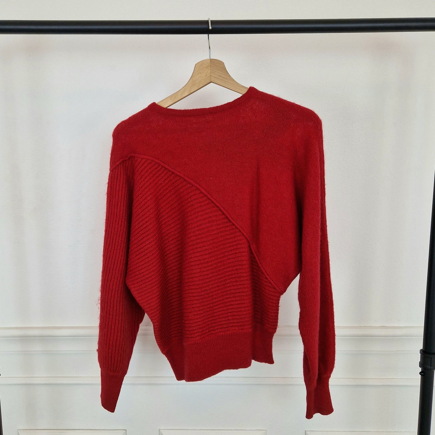 Maglione anni '80 rosso con fiore applicato