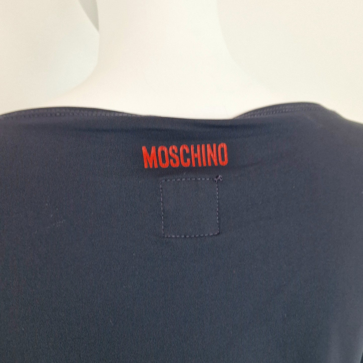 Abito Moschino "La moda non c'è più"