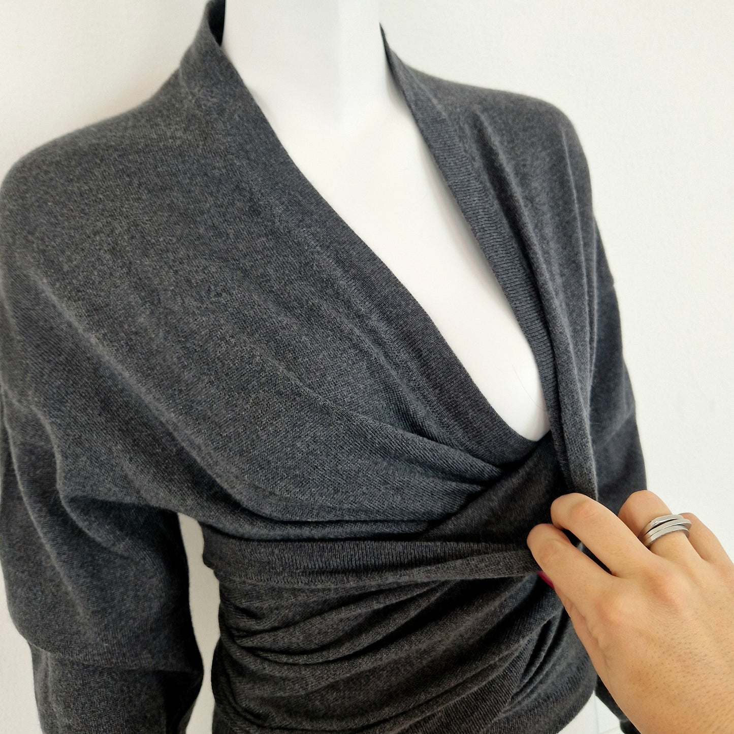 Cardigan Romeo Gigli grigio con incrocio