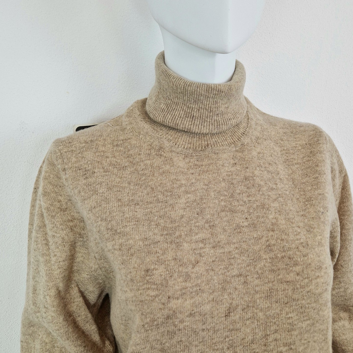 Maglione vintage collo alto sabbia