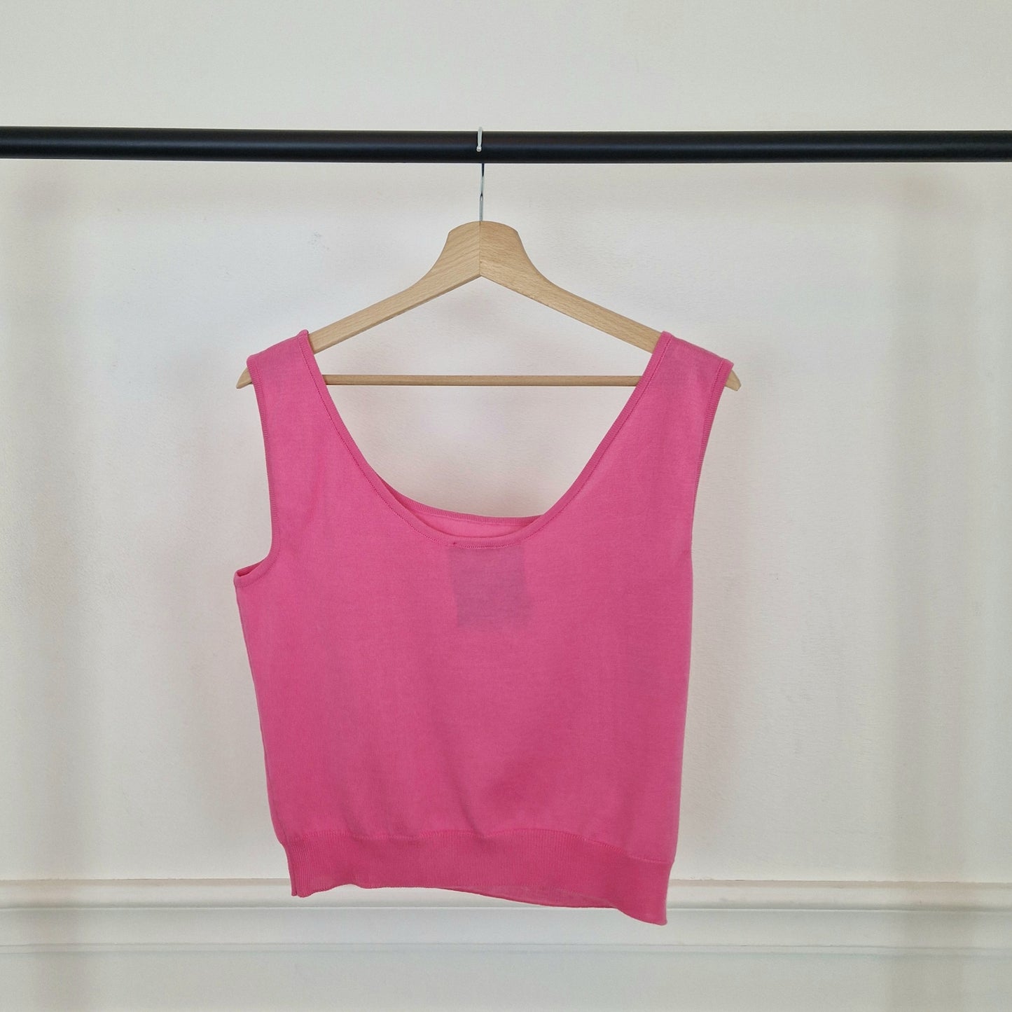 Top "Totally Moschino" maglia rosa