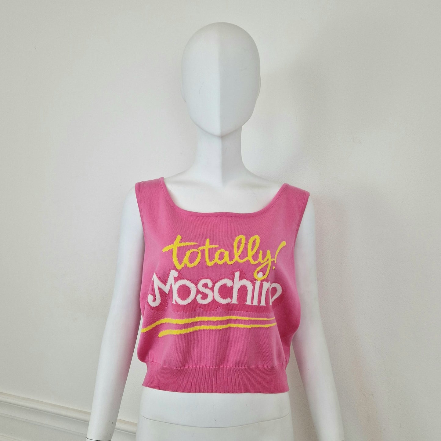 Top "Totally Moschino" maglia rosa