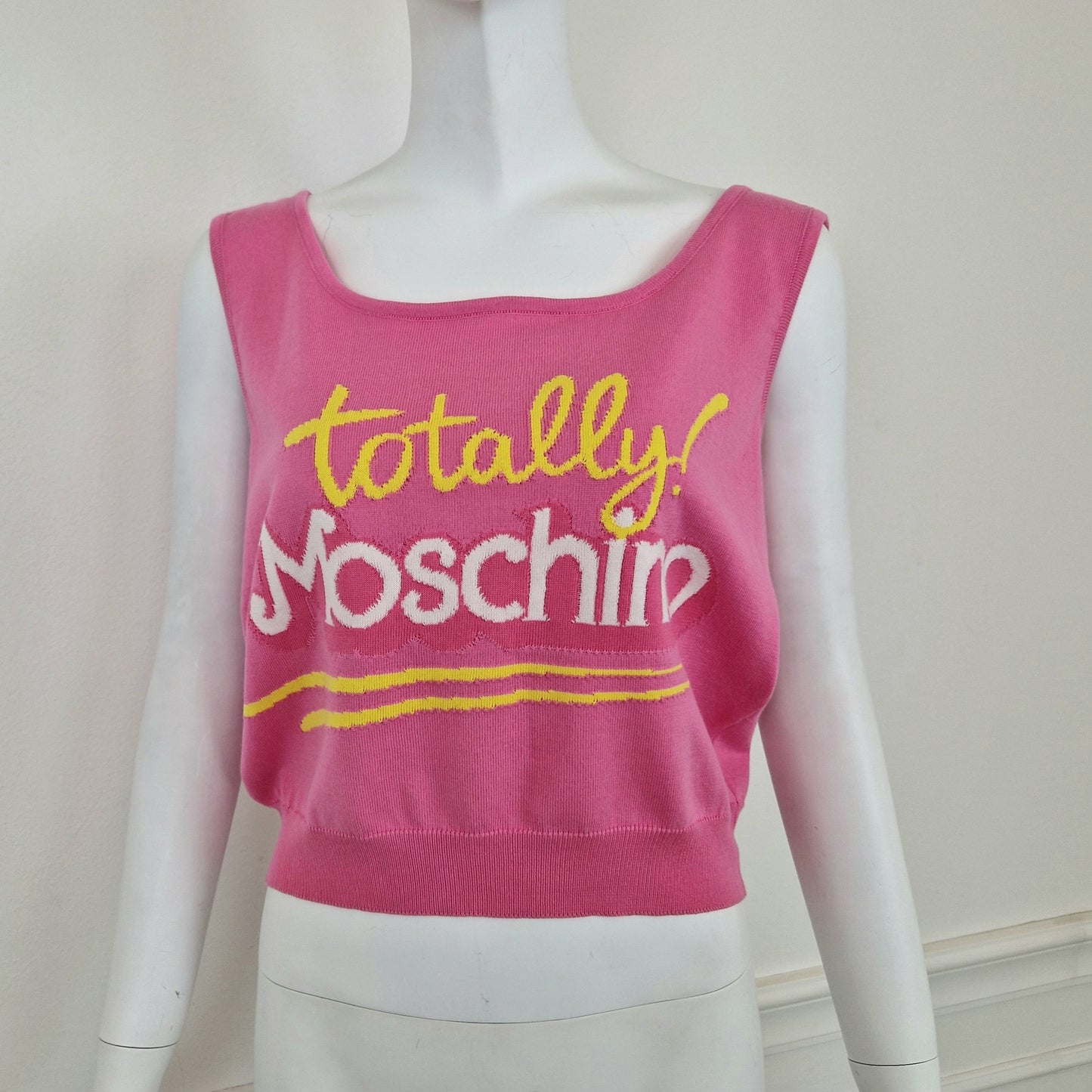 Top "Totally Moschino" maglia rosa