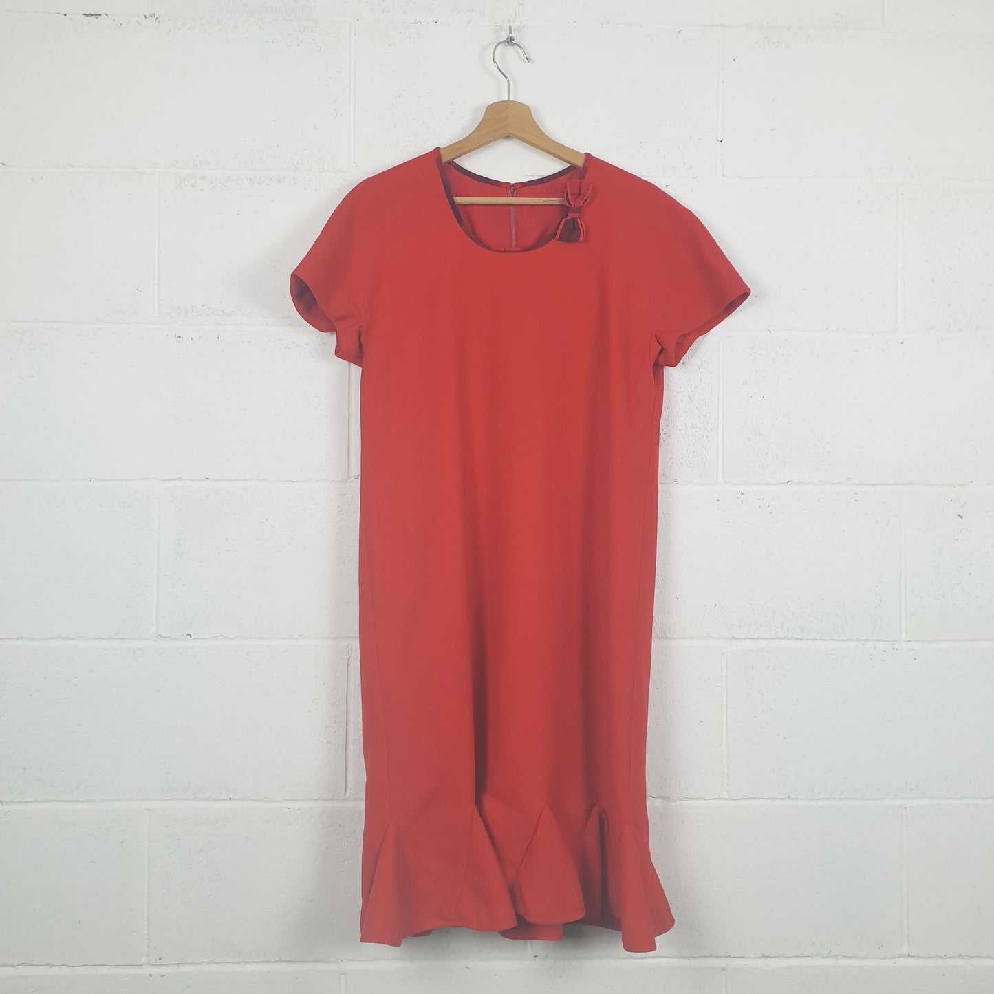Abito rosso Pirovano Via Montenapoleone