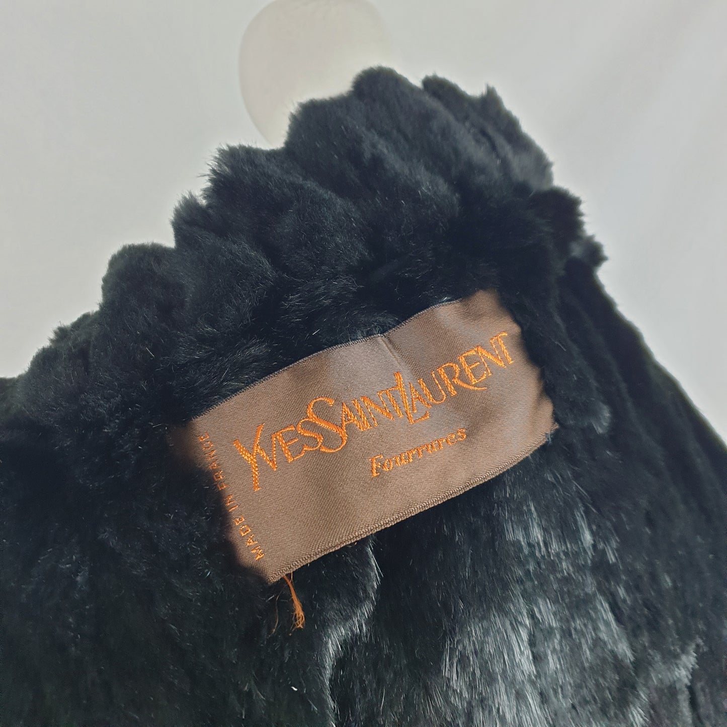 Giacca Yves Saint Laurent pelo ecologico