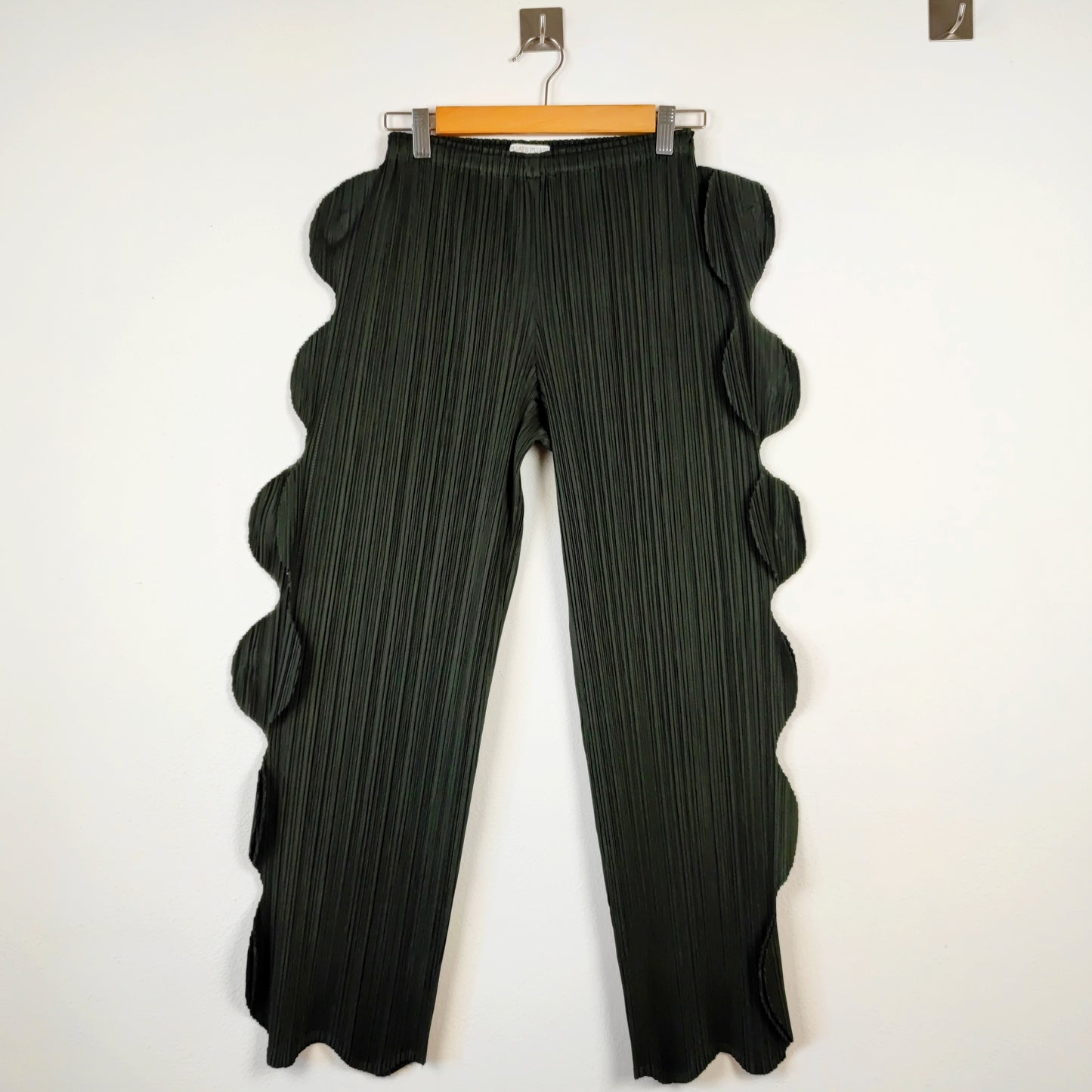 Pantaloni Issey Miyake Pleats Please verde bosco